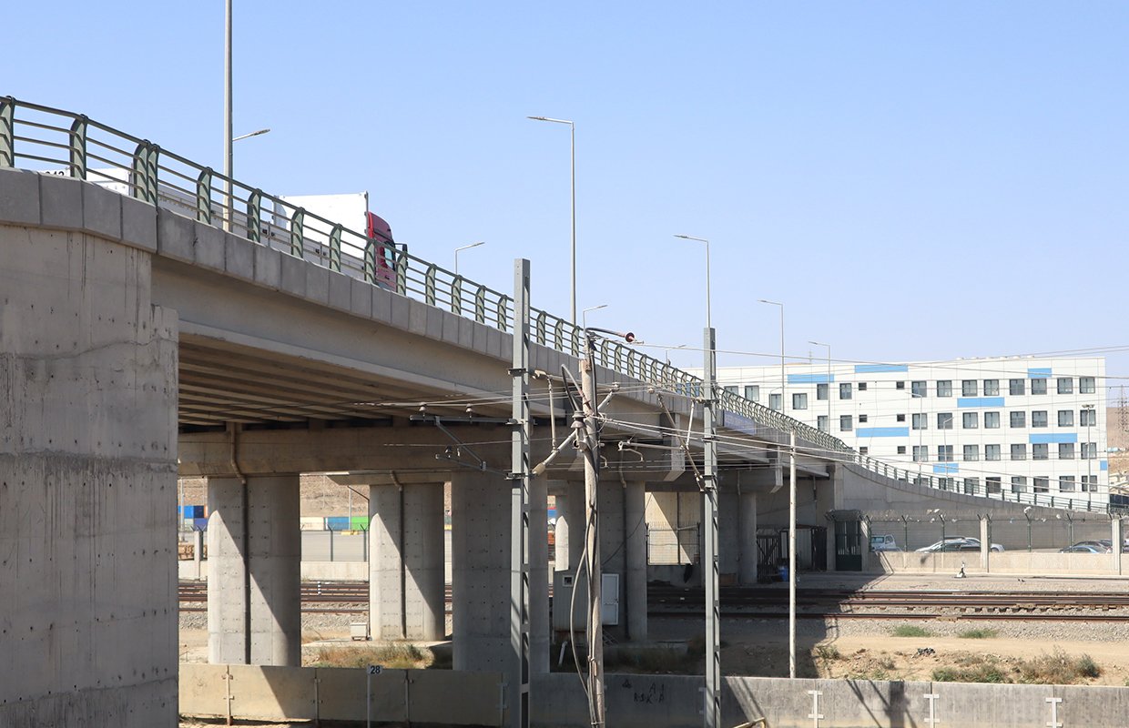 639413c50a5af1e247100463352ba563