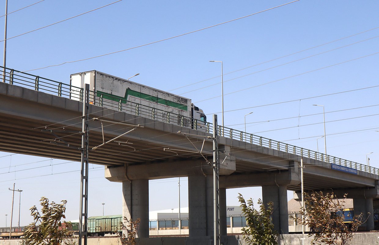 acbc16aa7f62f618bf1f2c328c169e28